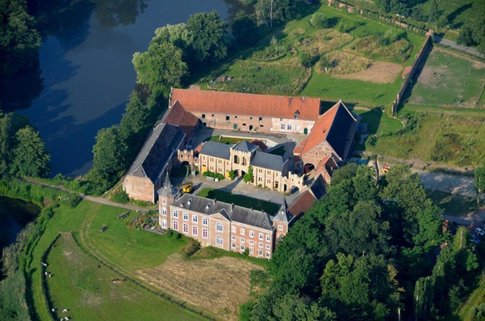 Kasteel Nieuwenhoven Leilighet Sint-Truiden Eksteriør bilde