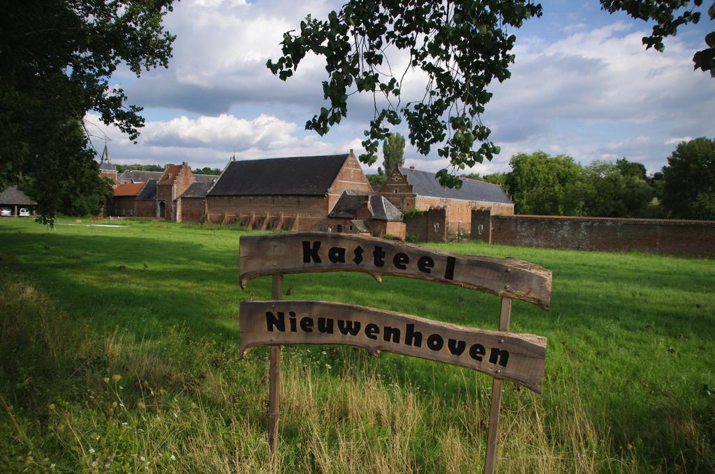 Kasteel Nieuwenhoven Leilighet Sint-Truiden Eksteriør bilde